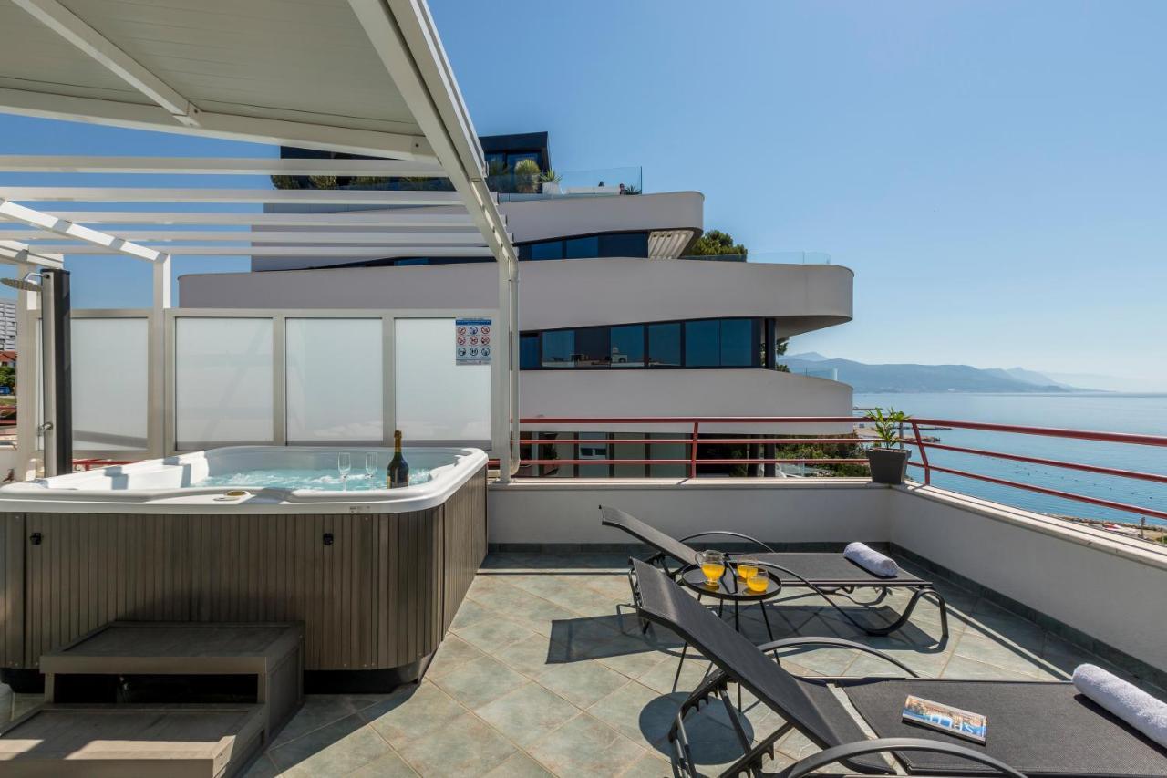 Apartmán Seaside Penthouse With Hot Tub Sky Living Split Exteriér fotografie