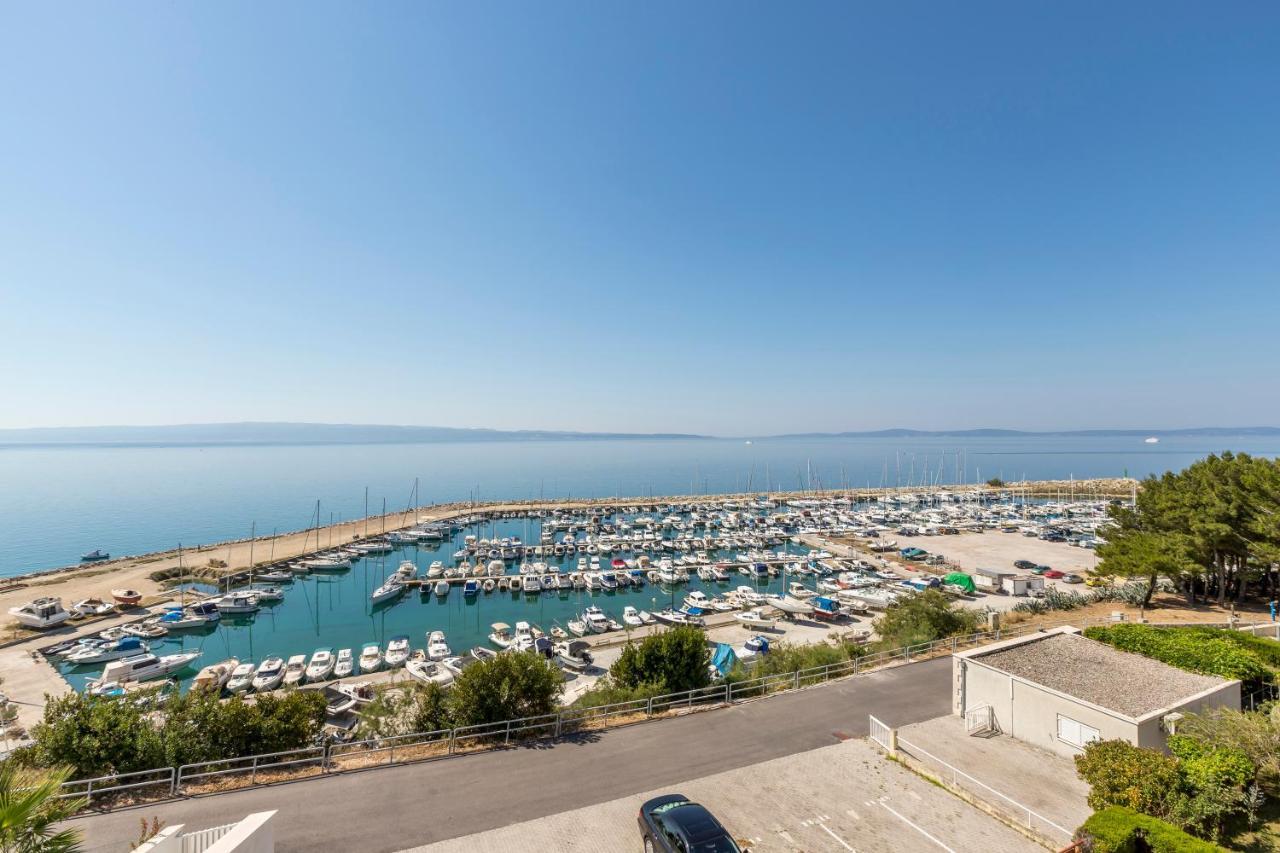 Apartmán Seaside Penthouse With Hot Tub Sky Living Split Exteriér fotografie
