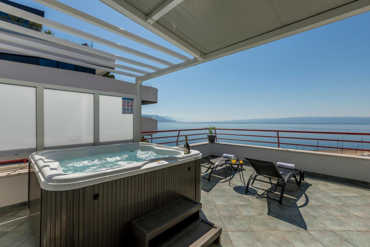 Apartmán Seaside Penthouse With Hot Tub Sky Living Split Exteriér fotografie